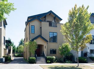 2883 Lord Byron Pl, Eugene, OR 97408