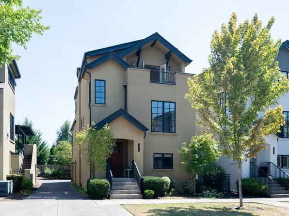 2883 Lord Byron Pl, Eugene, OR 97408