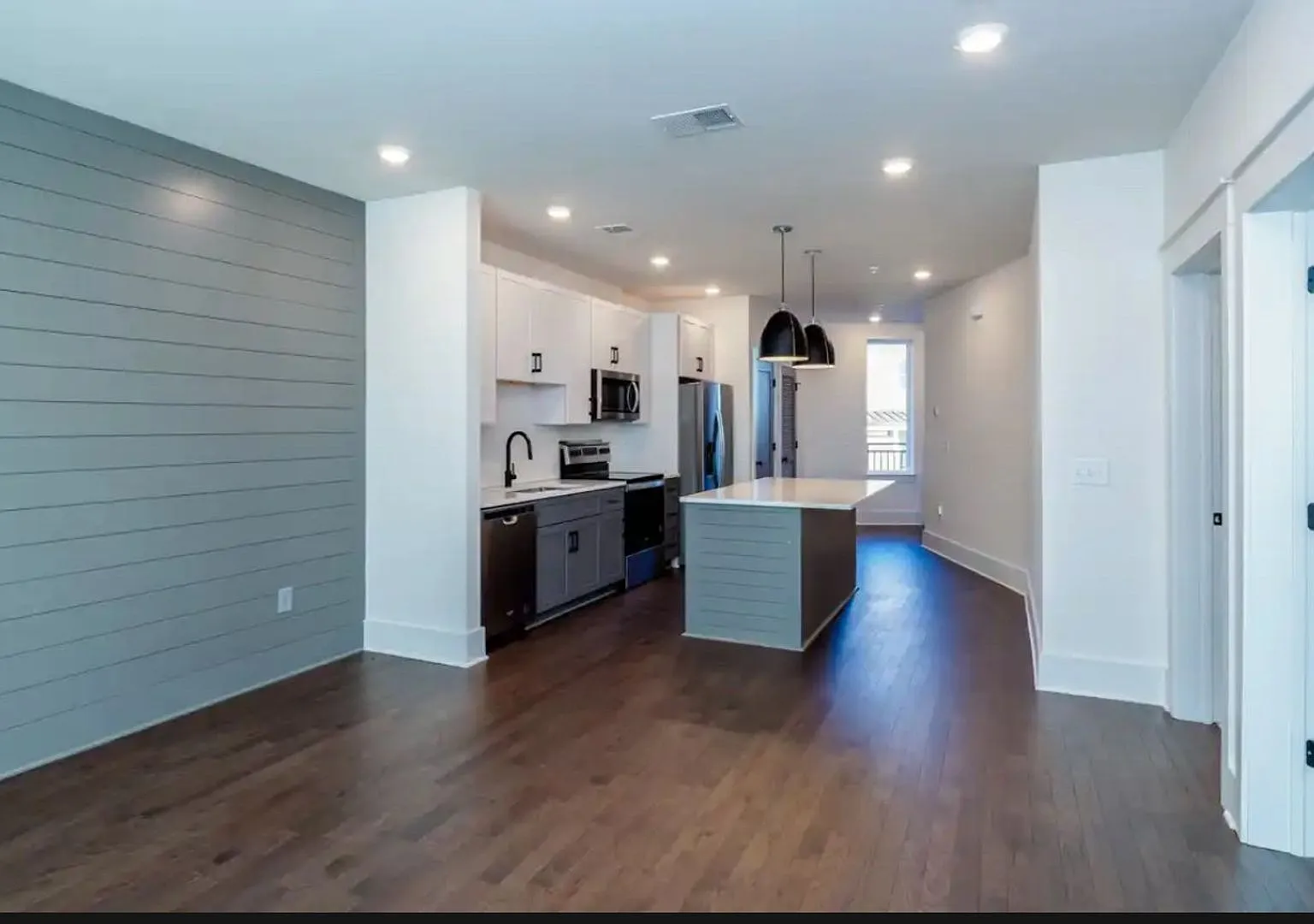 Charming 1BR/1BA home in vibrant East Nashville! — Photo 3