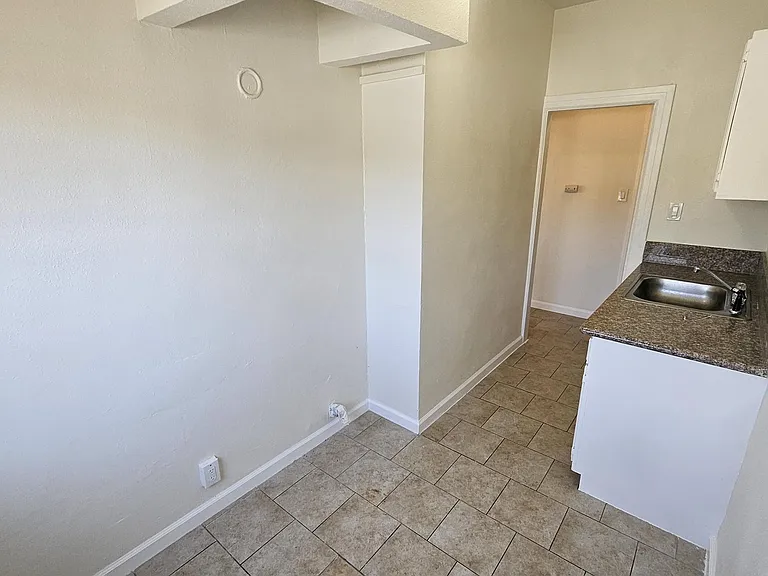 239 W 25th St #6 — Photo 3