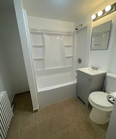 3954 Victory Blvd #1R — Photo 5