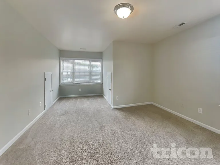 527 W Saddletree Dr — Photo 13