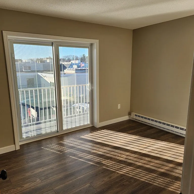 1 bed, 660 sqft, $1,900 — Photo 4