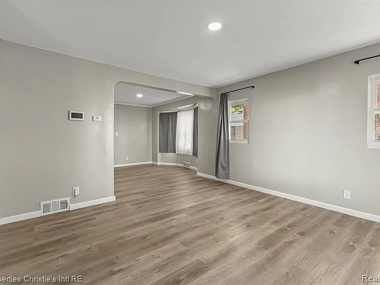 10838 Nottingham Rd — Photo 7