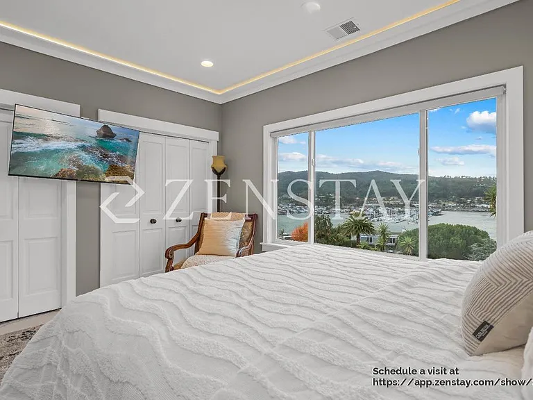 Bedroom with queen bed
