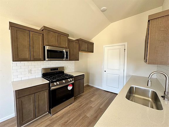 5th image of 2340 SE 92nd Ter