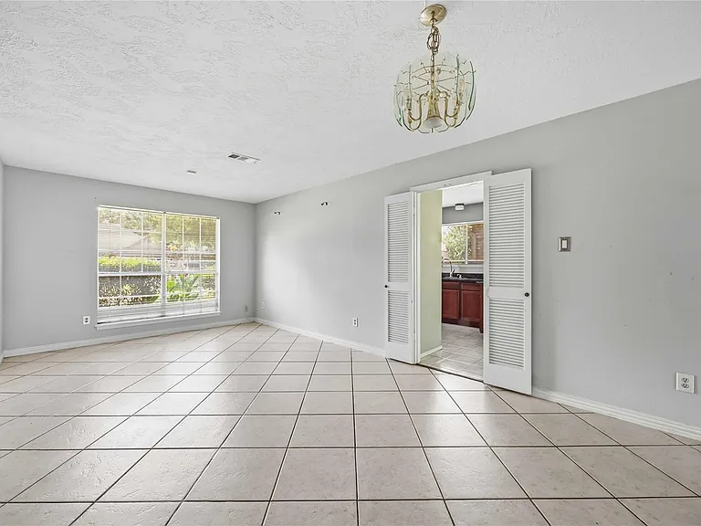7330 Maple Walk Dr — Photo 4
