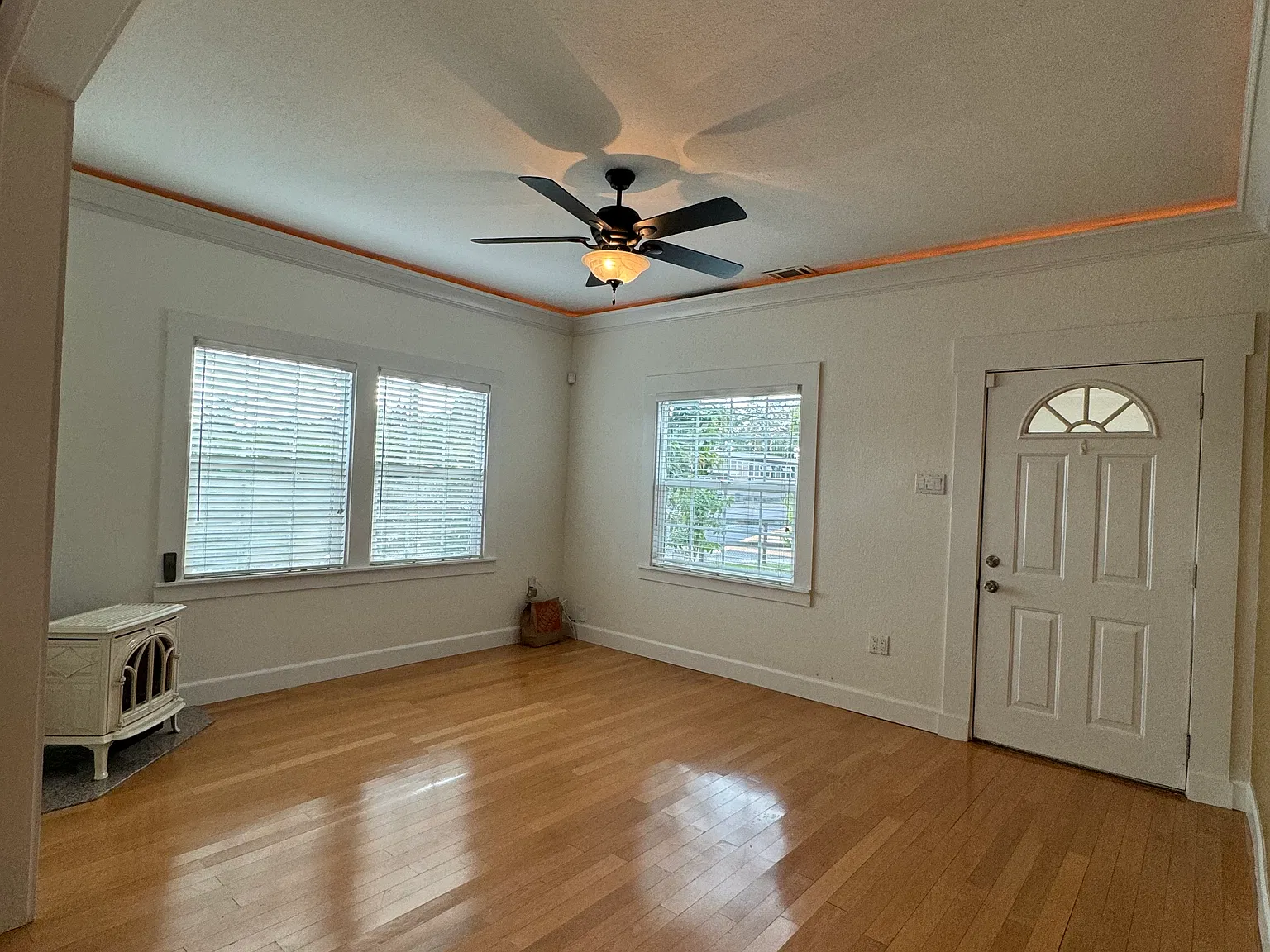 1 bed, 900 sqft, $2,600 — Photo 4