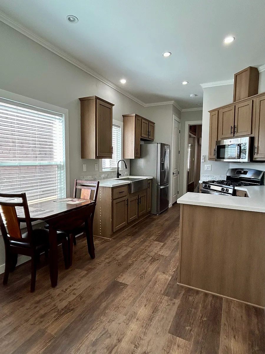 Dinning Area - 3290 S Montgomery Rd #18