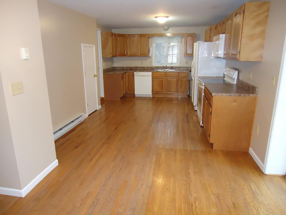 open floor plan, hardwood floors