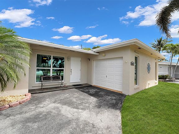 5th image of 11311 NW 32nd Manor