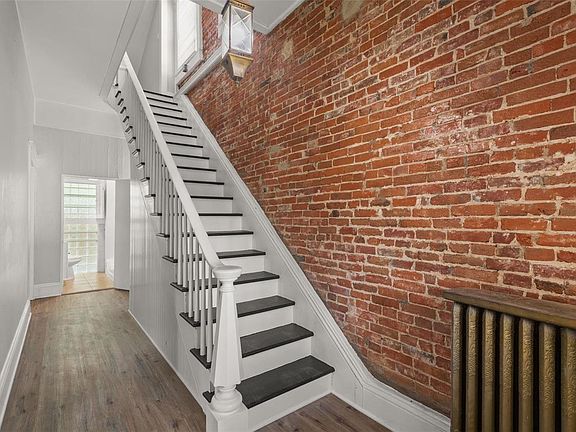 5th image of 3428 Montana St