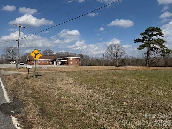 5th image of 105 Grandon Dr