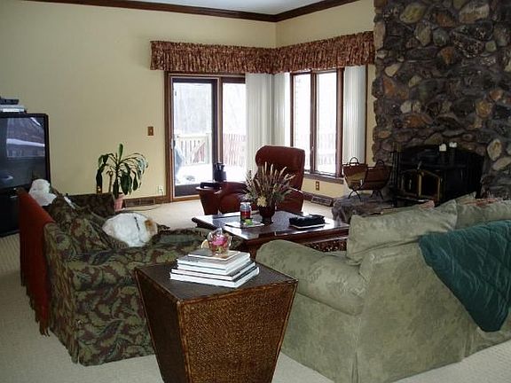 Family Room(1st of 3 Fireplaces)