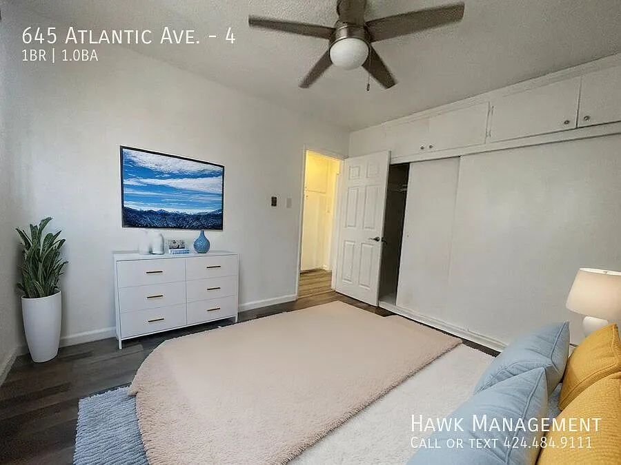 1 Bed / 1 Bath Apartment Updated First-Floor Unit in Downtown Long Beach — Photo 4