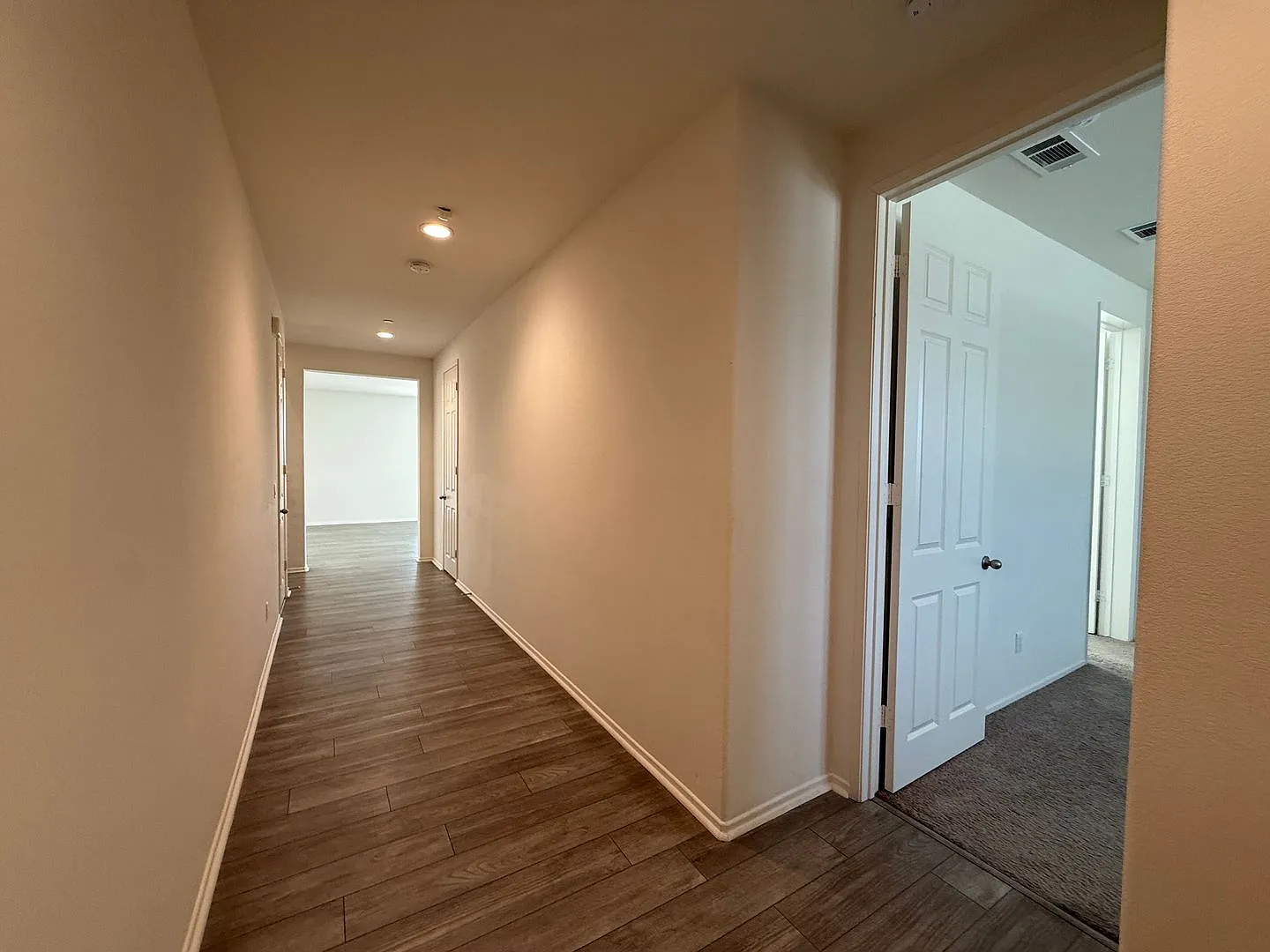 Palmdale 5 Bedrooms + 3.5 Bathroooms — Photo 2