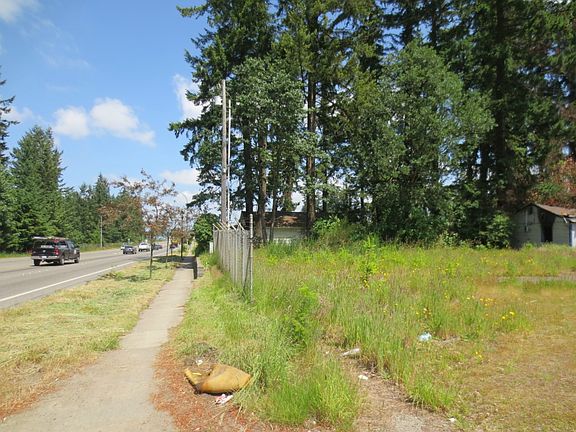 4th image of 18227 Pacific Ave S