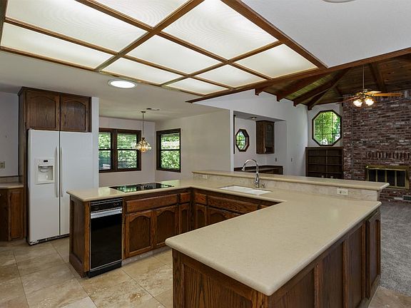 4th image of 1603 Champion Oaks Dr