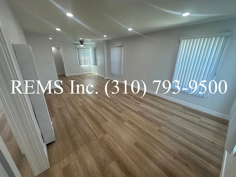 25021 Oak St — Photo 3