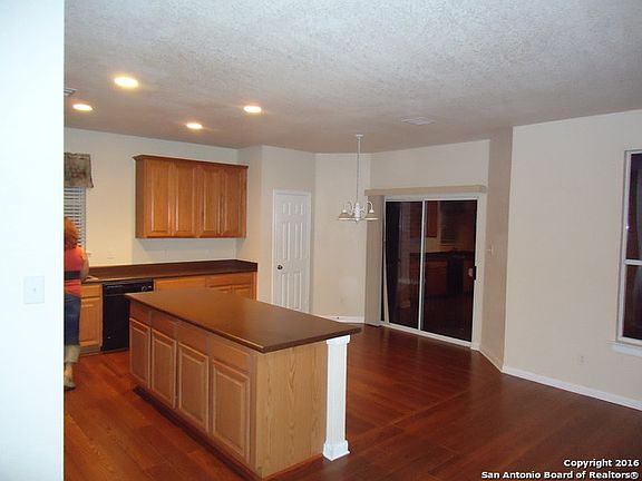 3rd image of 7942 Maddie Ln