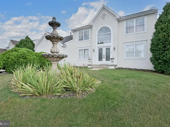 5 Crystal Ct, Sicklerville, NJ 08081