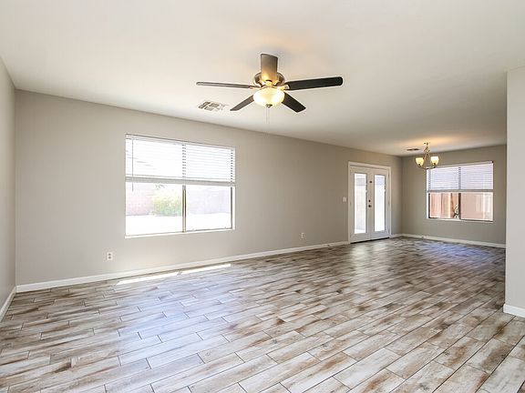 4th image of 10945 E Clovis Ave