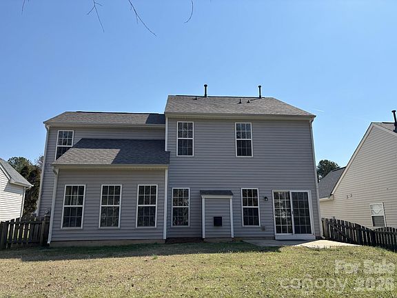2nd image of 2022 Bridleside Dr