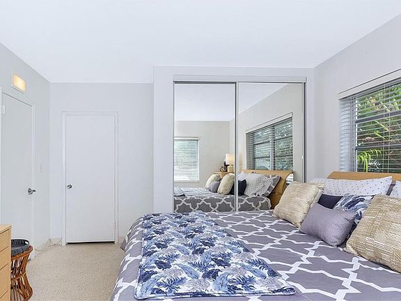 5th image of 125 Isle Of Venice Dr APT 4
