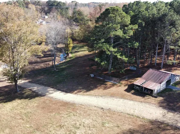 513 Rabbit Town Rd, Albertville, AL 35950