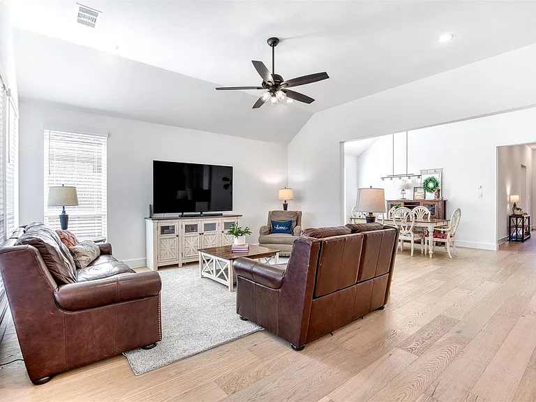 3117 Maidenhair Ln — Photo 18