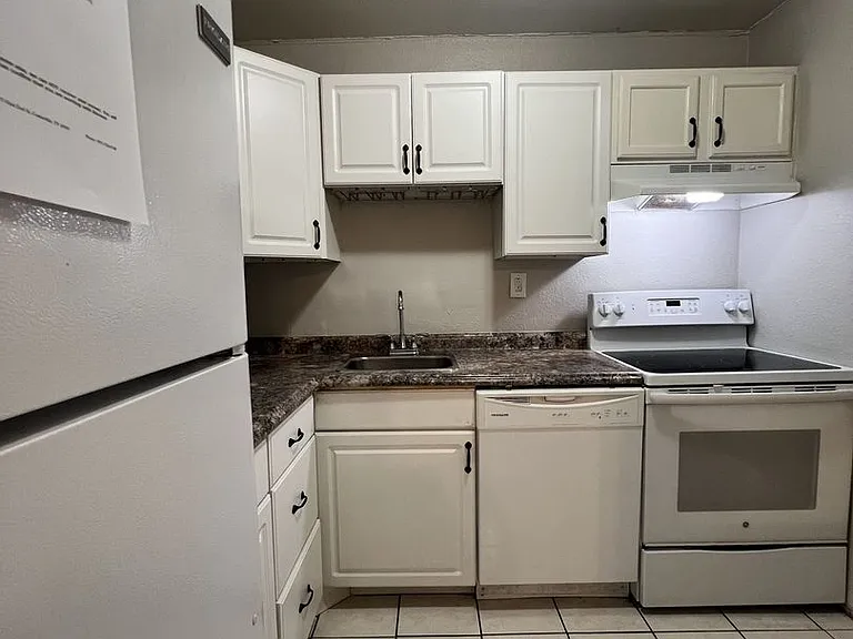 Ridge Terrace Apartments — Photo 23