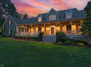 58 Pine Hill Rd, Stockton, NJ 08559