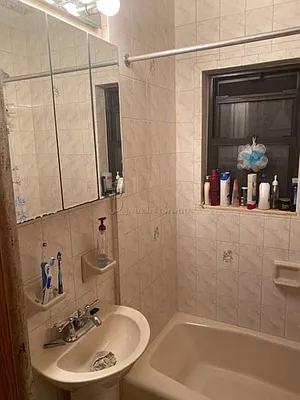 Rented by Bouklis Group | media 8