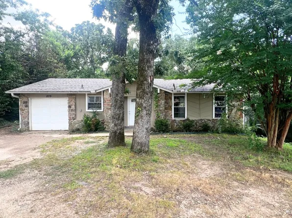 809 Nicole Dr, N Little Rock, AR 72118