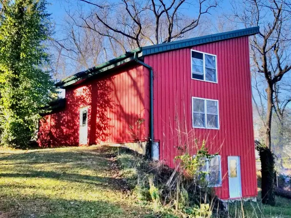 126 E Butler St, Grayville, IL 62844