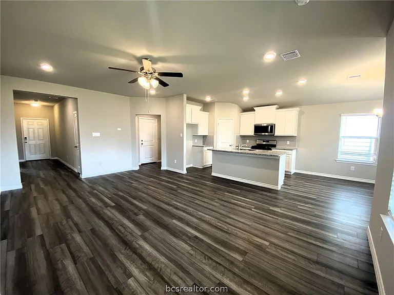 1112 Verona Dr — Photo 6