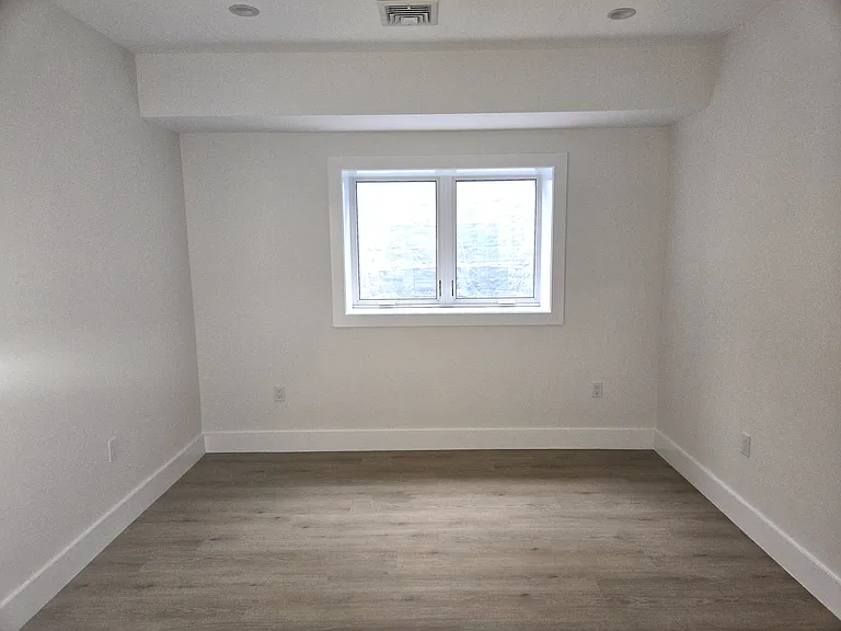 210 Underhill Ave — Photo 28