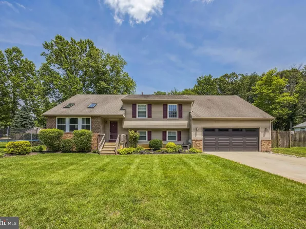 5 Ferro Dr, Sewell, NJ 08080