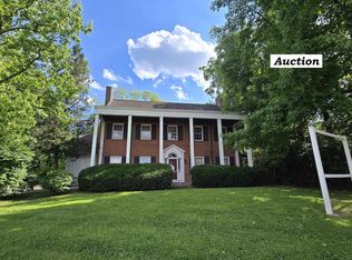 930 W Walnut St, Carbondale, IL 62901