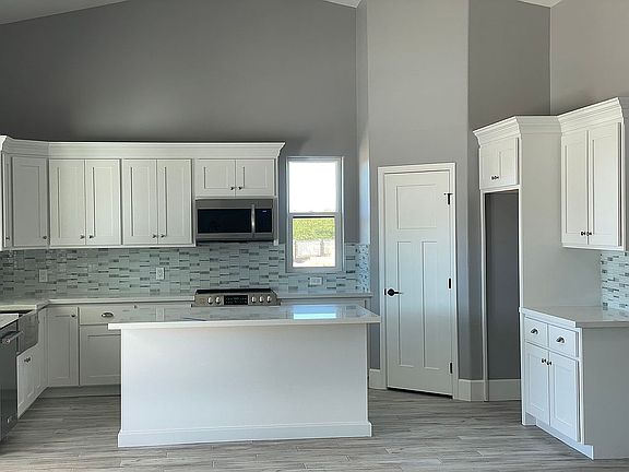 3rd image of 27235 Ligurta Ln