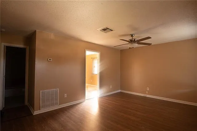 7700 Arcadia Ln — Photo 6