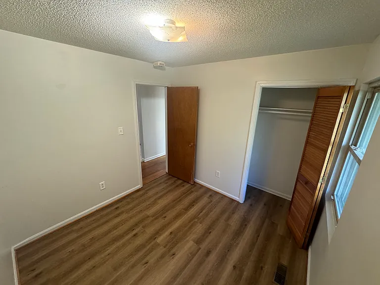 1581 Farmington Rd — Photo 5