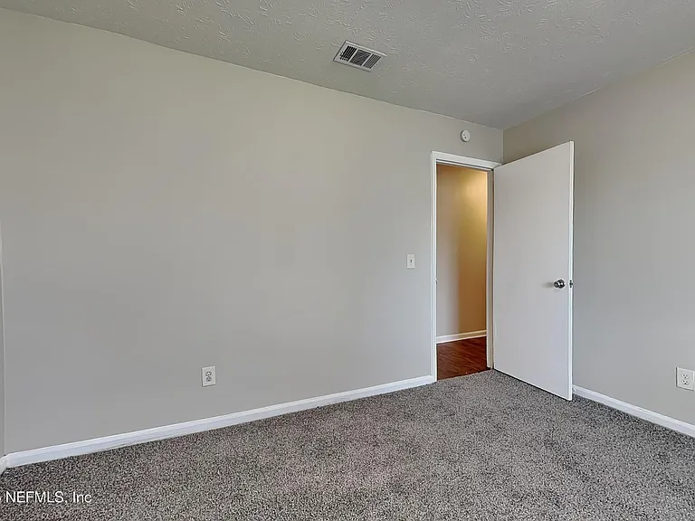 2804 Canyon Ct — Photo 14