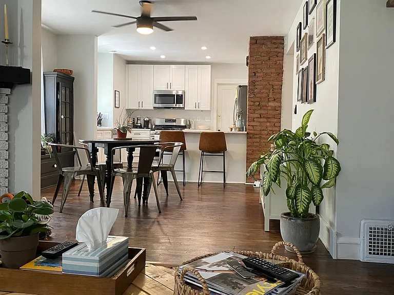 1584 Lakeland Ave — Photo 1