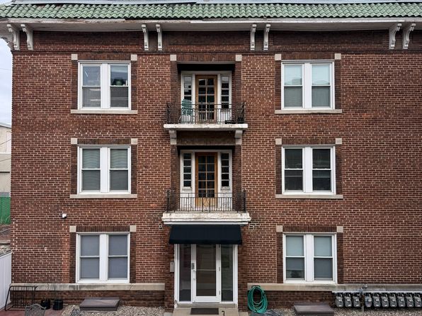 2626 Dewey Ave