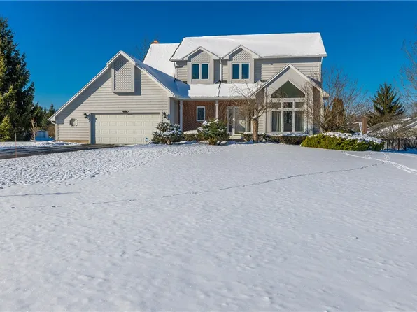 11 Englewood Hl, Pittsford, NY 14534