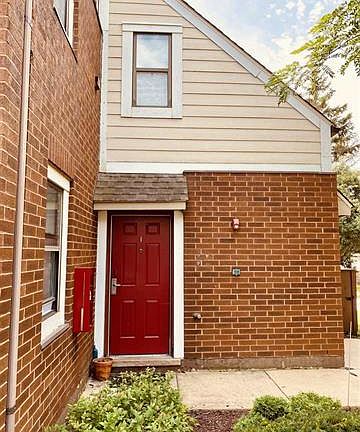 3rd image of 535 Donofrio Dr Unit 1