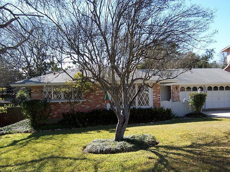 1st image of 3030 Knight Robin Dr
