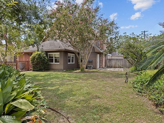 3rd image of 559 Esplanade Dr