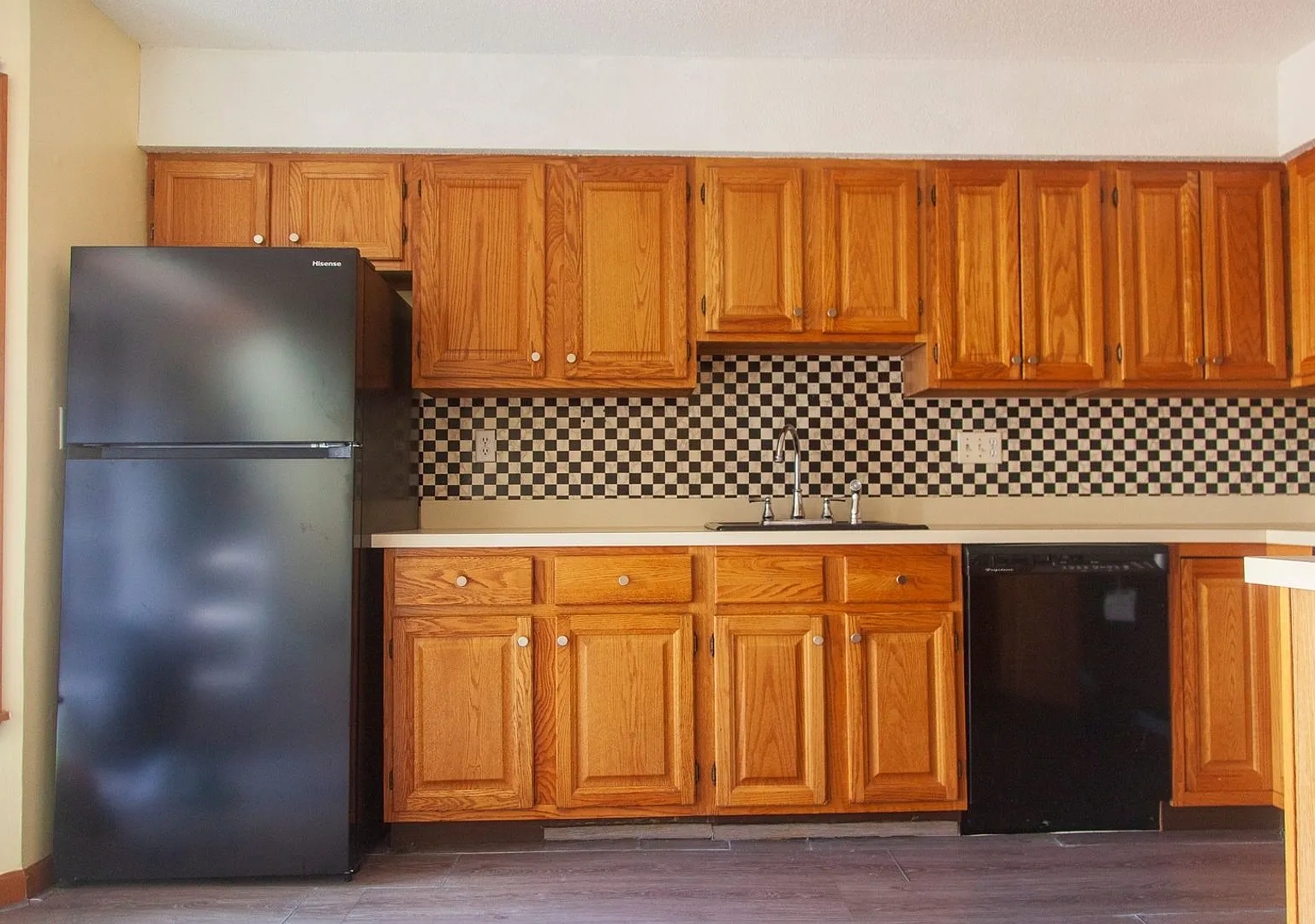 Charming 2BR Condo in Waterbury — Photo 3